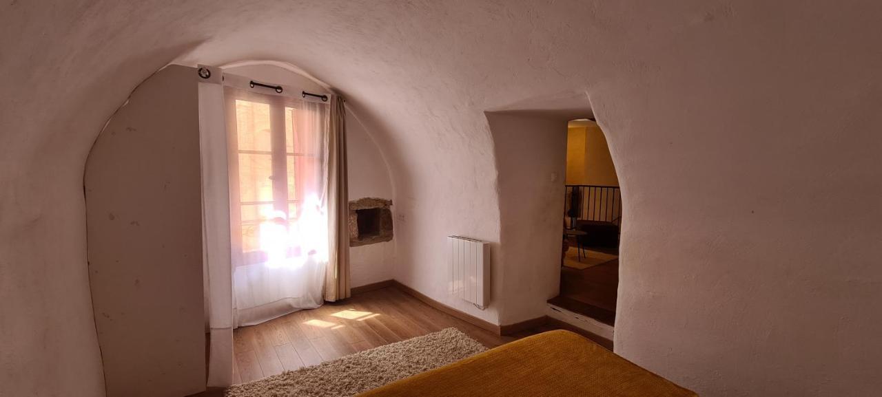 Les Studios De St Guilhem Saint-Guilhem-le-Desert Exterior foto
