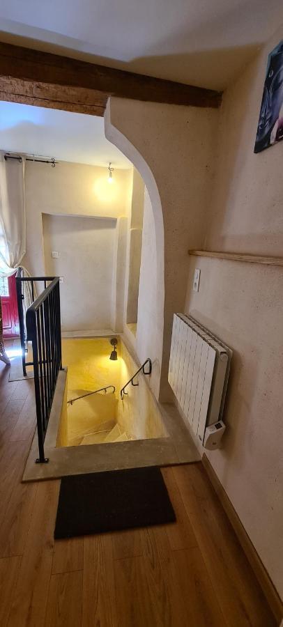 Les Studios De St Guilhem Saint-Guilhem-le-Desert Exterior foto